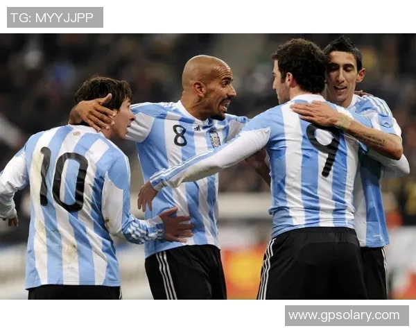 阿根廷队迈阿密集训梅西德保罗齐聚社媒晒报到照片